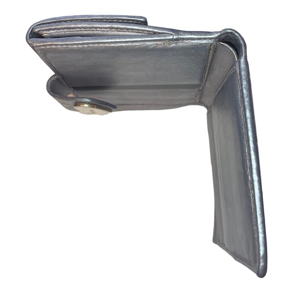 Authentic Gucci Guccissima heart Silver metallic Wallet - Picture 6 of 15